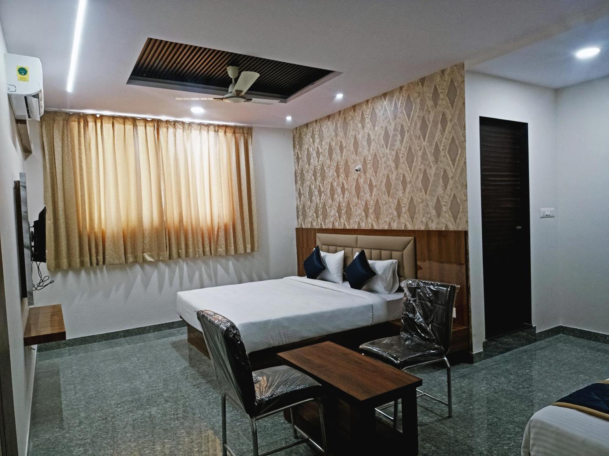 Hotel Achhu Palace Bengaluru Zewnętrze zdjęcie