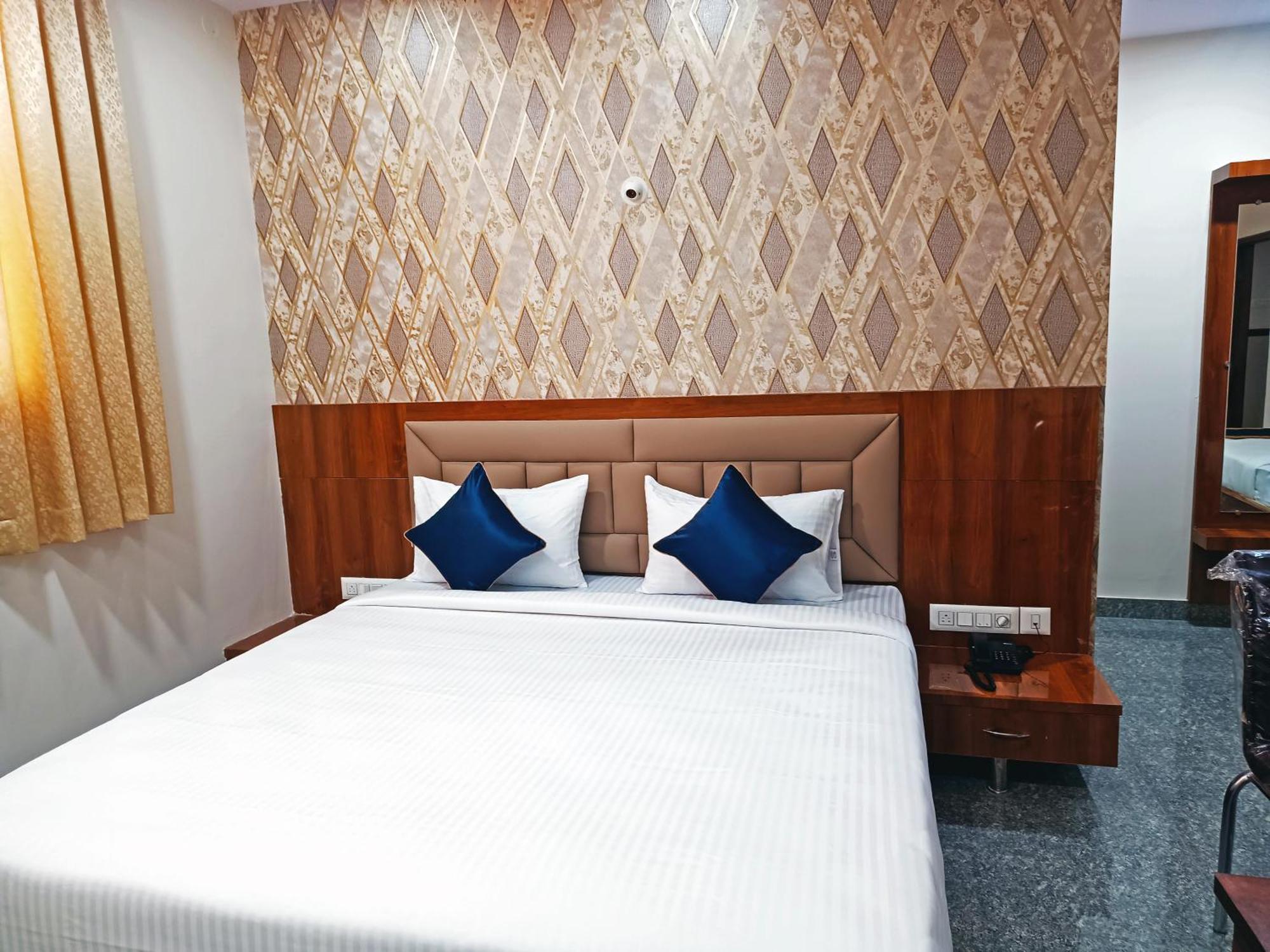 Hotel Achhu Palace Bengaluru Zewnętrze zdjęcie