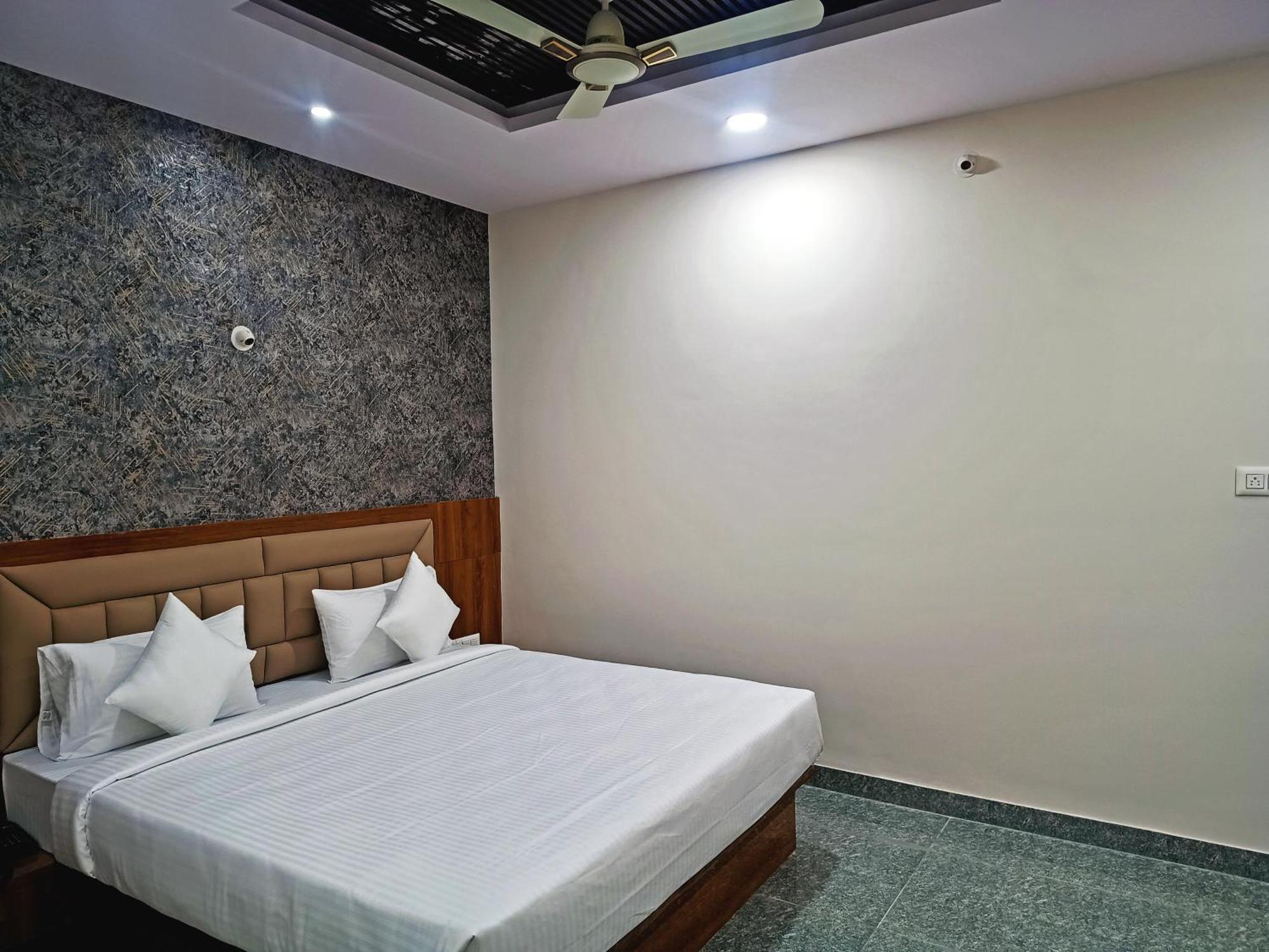 Hotel Achhu Palace Bengaluru Zewnętrze zdjęcie