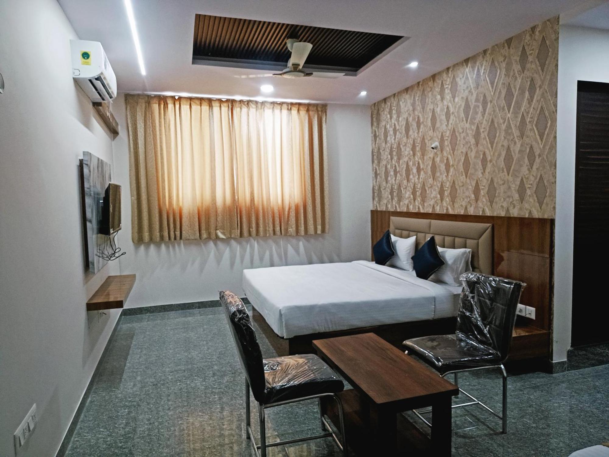 Hotel Achhu Palace Bengaluru Zewnętrze zdjęcie