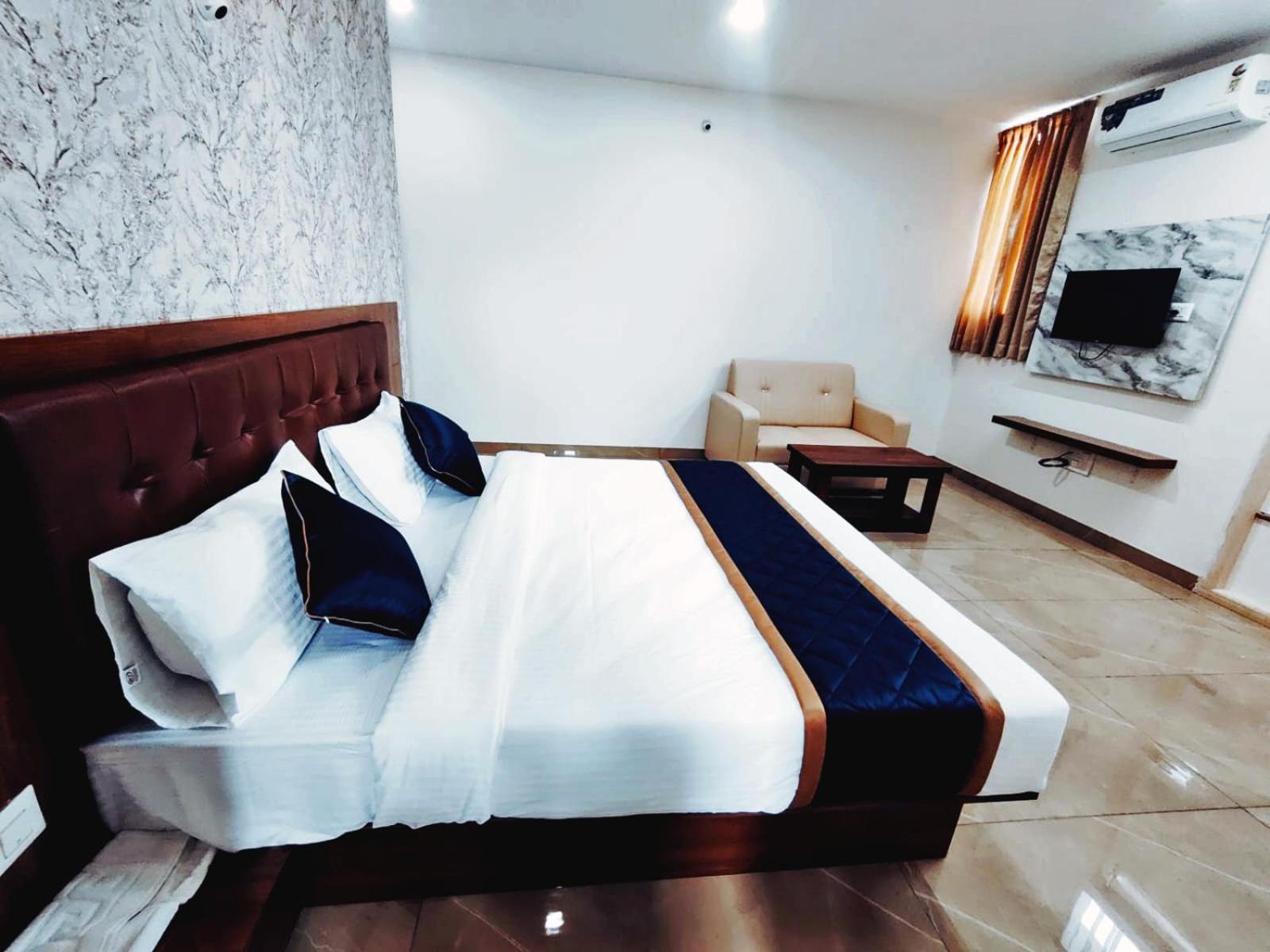 Hotel Achhu Palace Bengaluru Zewnętrze zdjęcie
