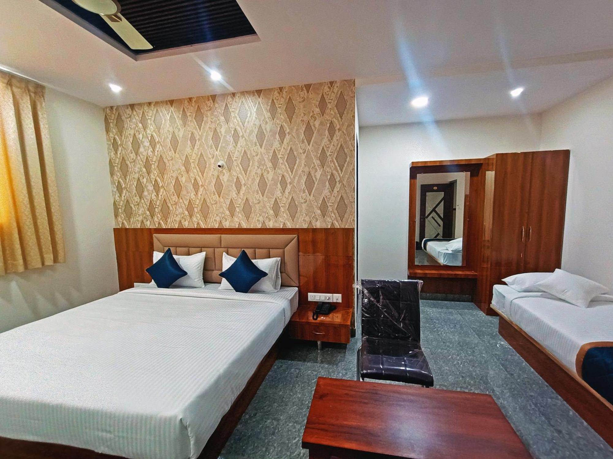Hotel Achhu Palace Bengaluru Zewnętrze zdjęcie