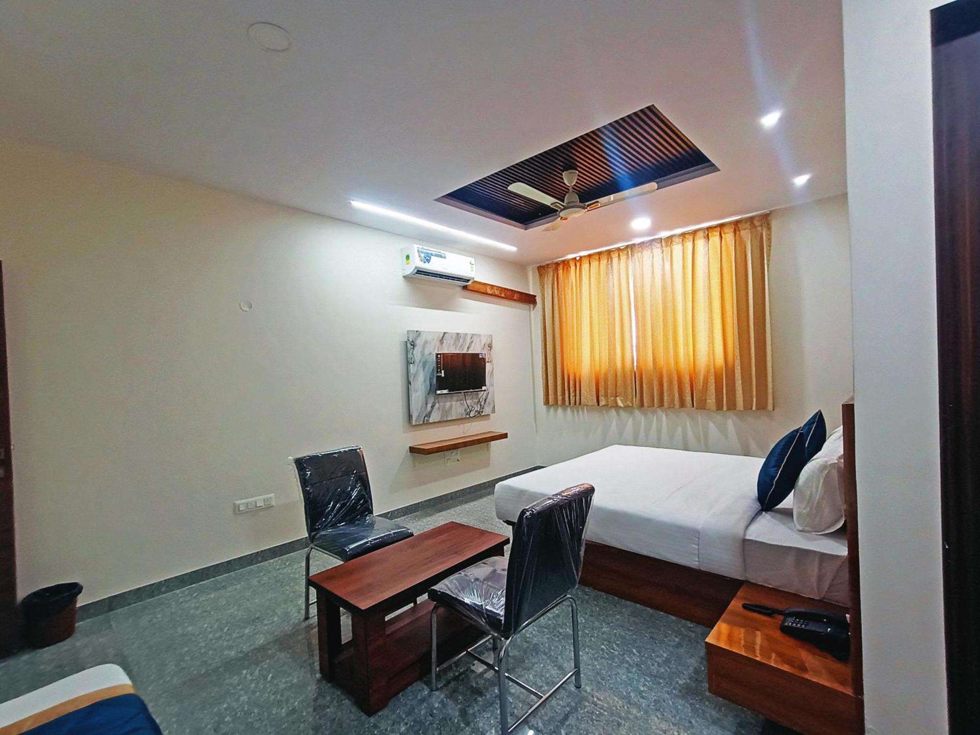 Hotel Achhu Palace Bengaluru Zewnętrze zdjęcie