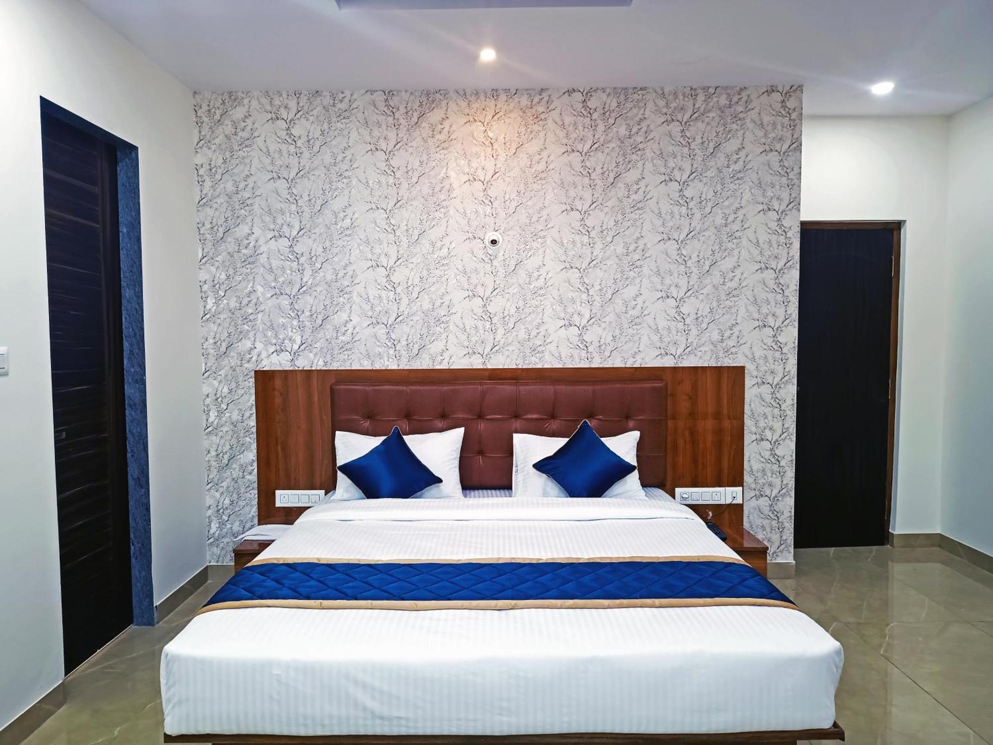 Hotel Achhu Palace Bengaluru Zewnętrze zdjęcie