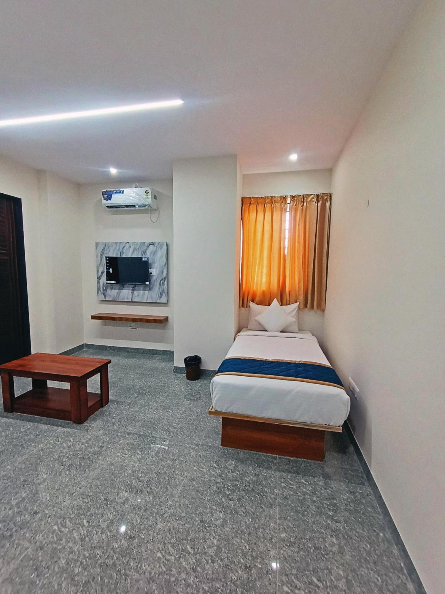 Hotel Achhu Palace Bengaluru Zewnętrze zdjęcie