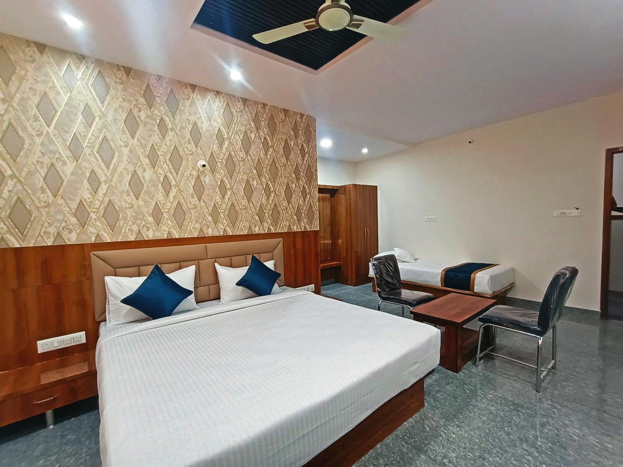 Hotel Achhu Palace Bengaluru Zewnętrze zdjęcie
